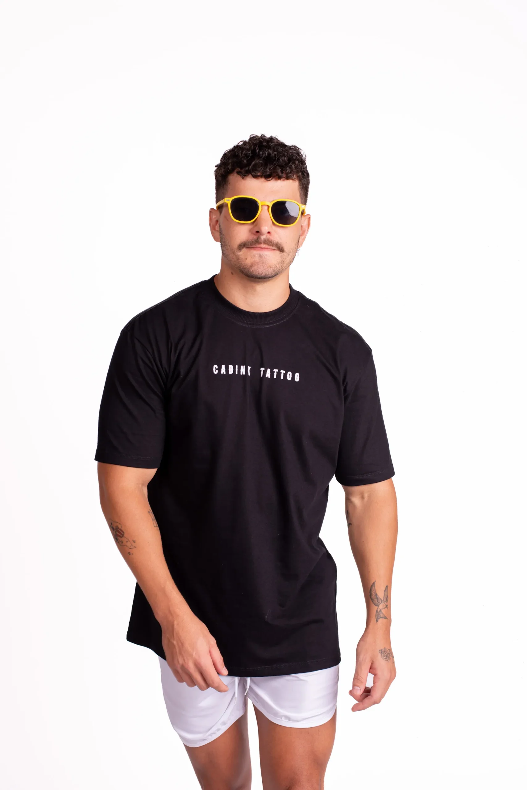 T-Shirt Oversized Toque Divino Preta – Hotter x Cadink Tattoo - Imagem 2